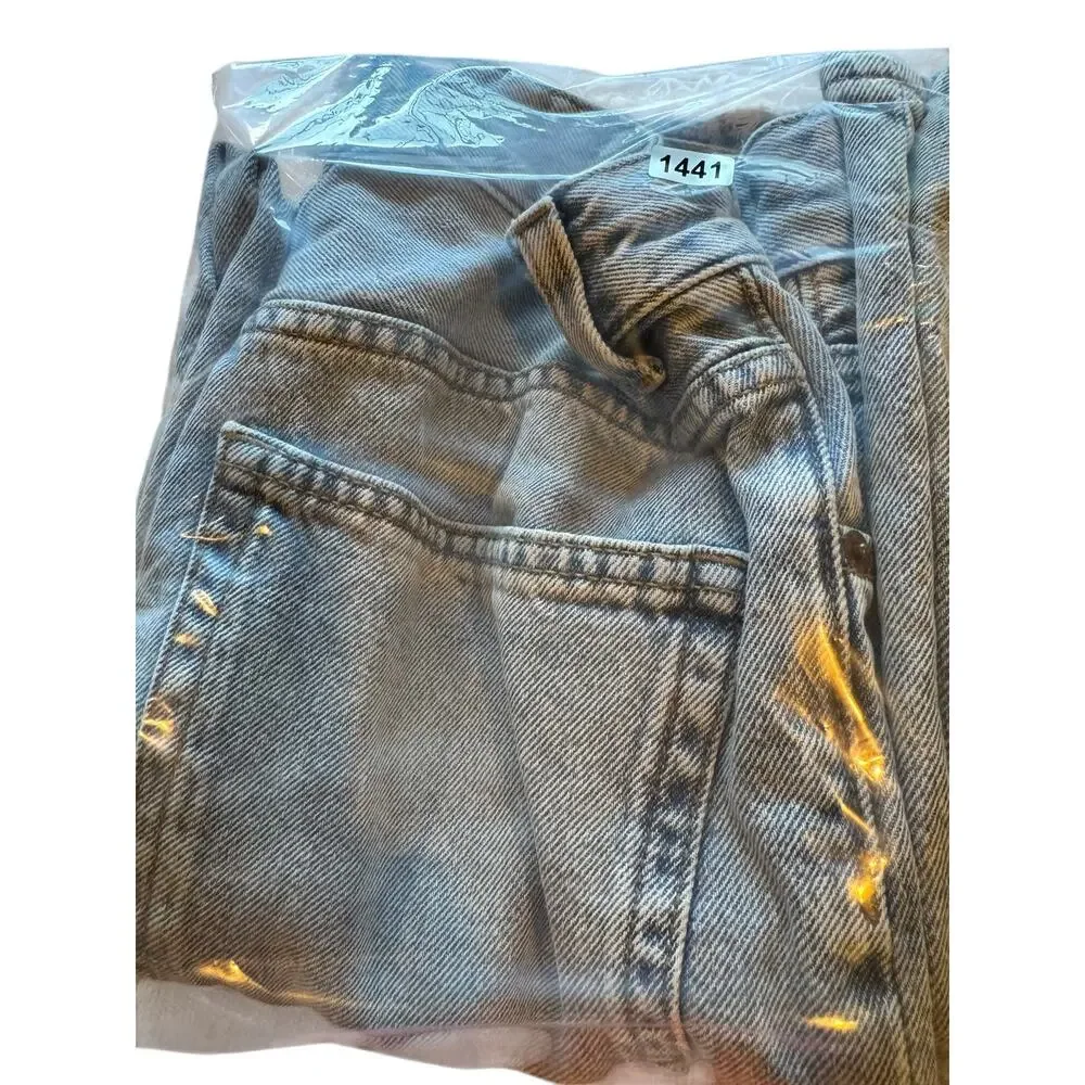 H&M Mom Jeans Women’s US 8 High Rise Distressed Light Wash 100% Cotton Denim